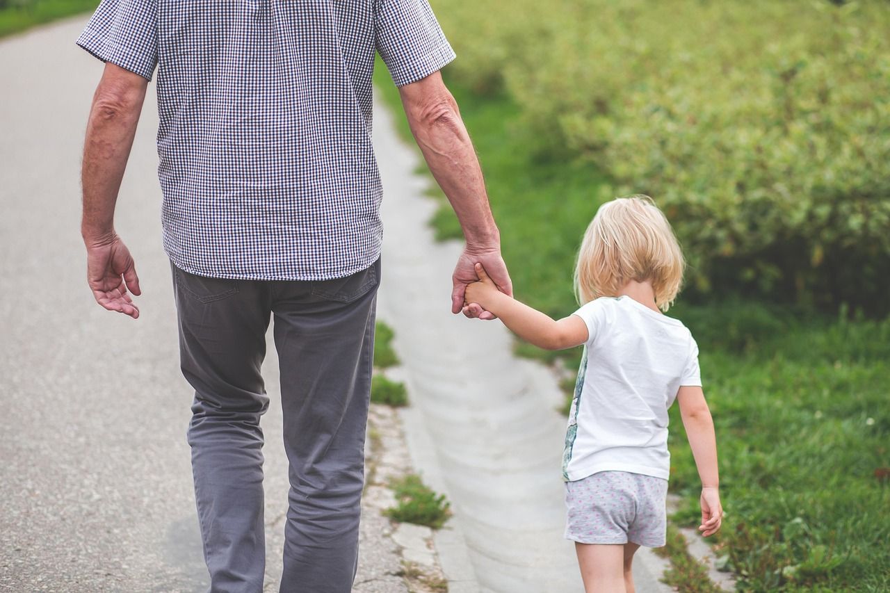 erfahren sie mehr über die dynamische beziehung zwischen eltern und kindern, ihre bedeutung und wie man eine gesunde verbindung fördert.