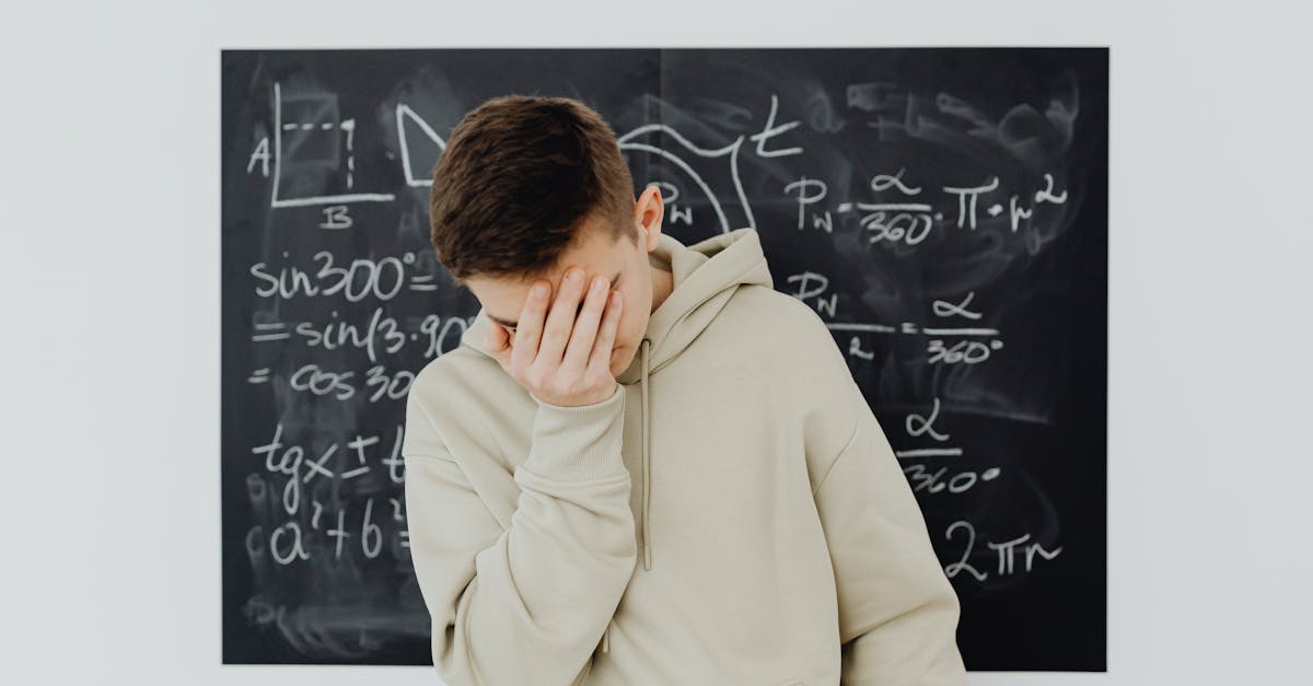 schulstress kann schüler stark belasten. entdecken sie effektive strategien zur stressbewältigung und tipps für eltern zur unterstützung ihrer kinder in herausfordernden zeiten. lernen sie, wie man mit druck umgeht und ein gesundes lernumfeld schafft.