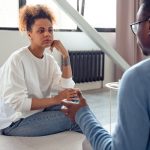 erfahren sie, wie sie effektives feedback geben und empfangen können, um persönliche und berufliche beziehungen zu verbessern. entdecken sie tipps und strategien für konstruktive rückmeldungen.